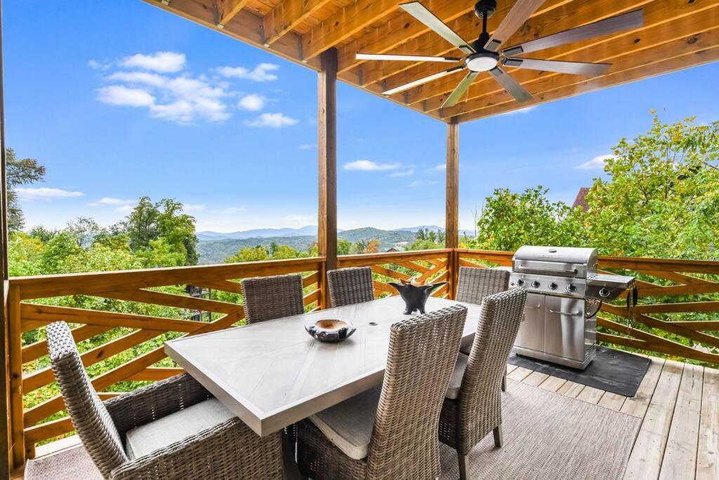 Incredible Mountain Views! Chalet Village جاتلينبرج المظهر الخارجي الصورة