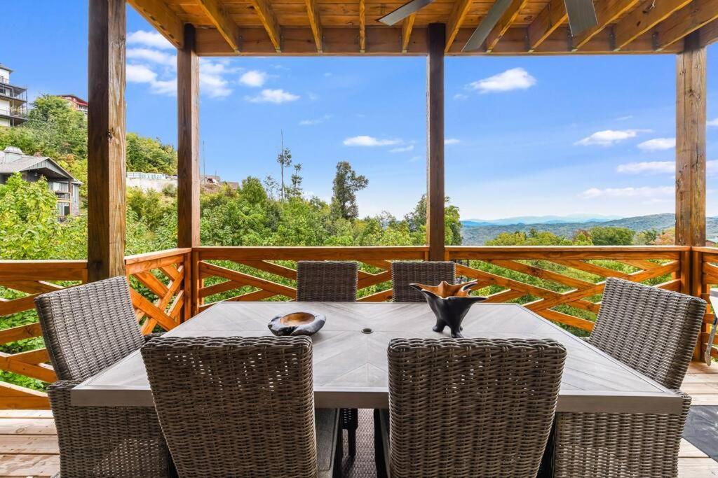 Incredible Mountain Views! Chalet Village جاتلينبرج المظهر الخارجي الصورة