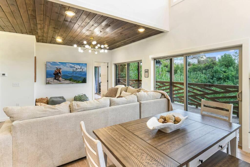 Incredible Mountain Views! Chalet Village جاتلينبرج المظهر الخارجي الصورة