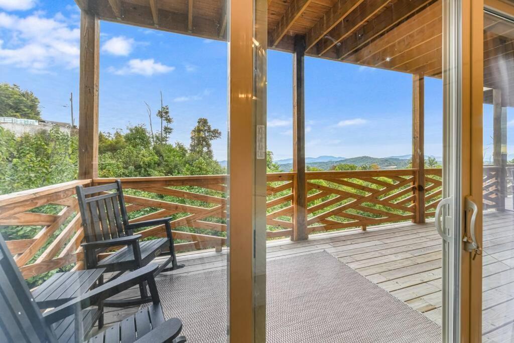 Incredible Mountain Views! Chalet Village جاتلينبرج المظهر الخارجي الصورة