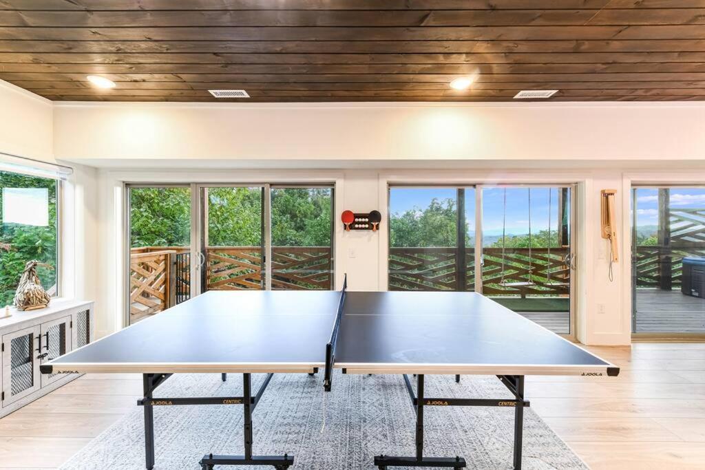 Incredible Mountain Views! Chalet Village جاتلينبرج المظهر الخارجي الصورة