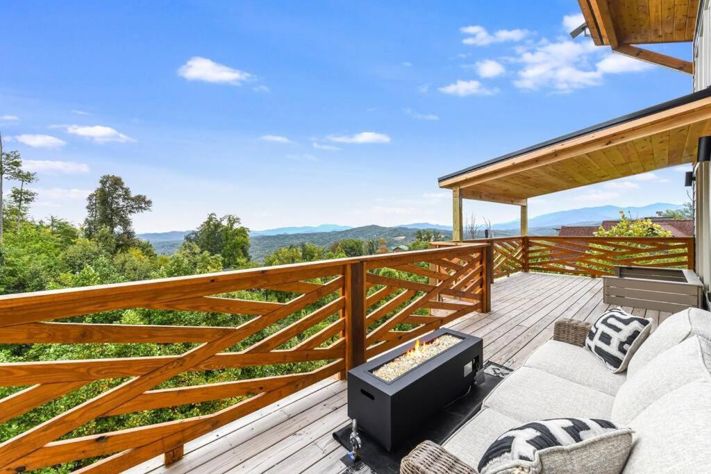 Incredible Mountain Views! Chalet Village جاتلينبرج المظهر الخارجي الصورة